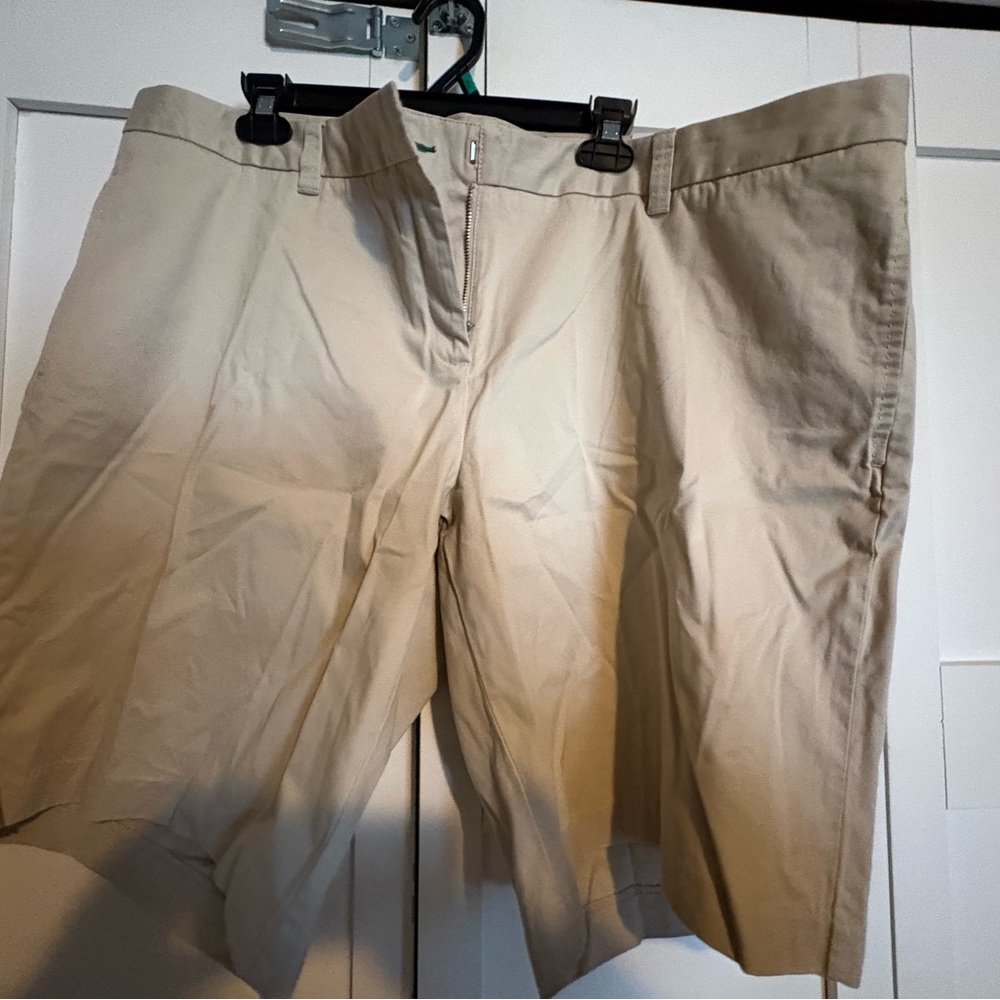 Tommy Hilfiger Women's Beige Shorts